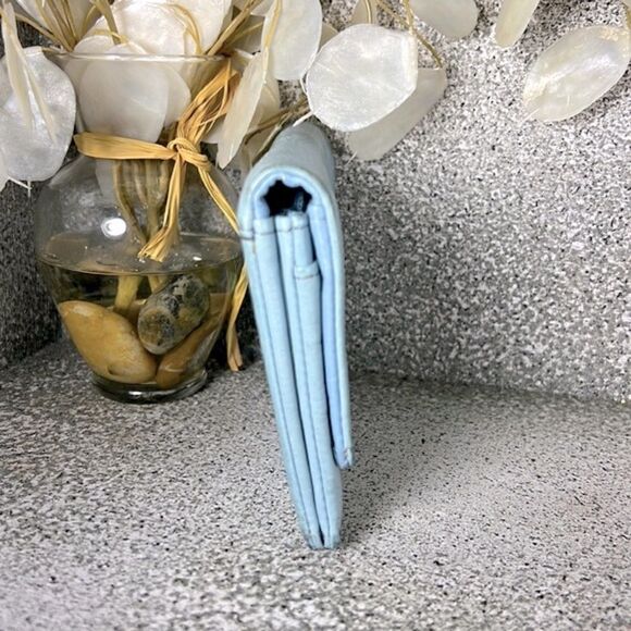 Fossil Baby Blue Genuine Leather Wallet - Picture 7 of 7